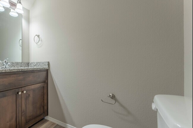 Building Photo - Oakwood Heights Townhomes