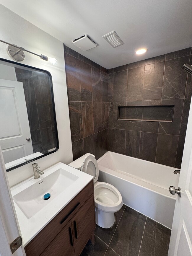 Photo - 839 S Jackson St Apartment