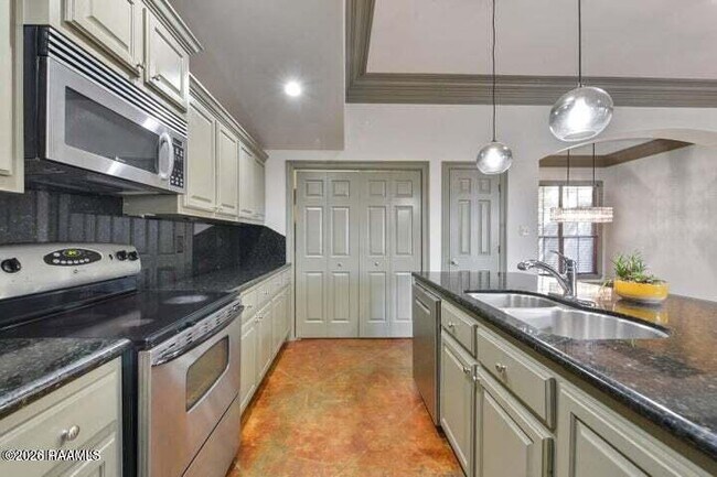 Foto del edificio - 104 Richardson Ave