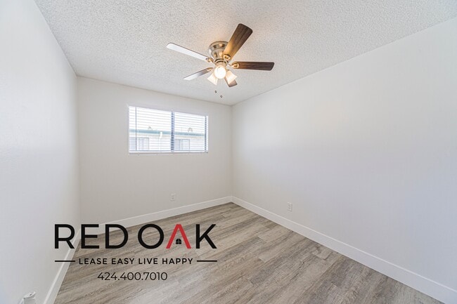 Building Photo - 12883 San Fernando Rd