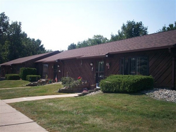 Primary Photo - Sleepy Hollow Apartments