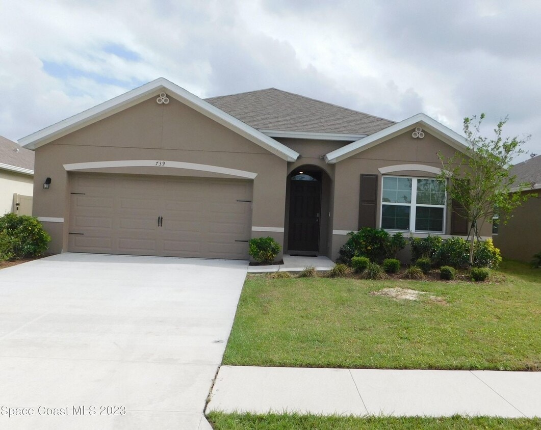 Primary Photo - 739 Forest Trace Cir