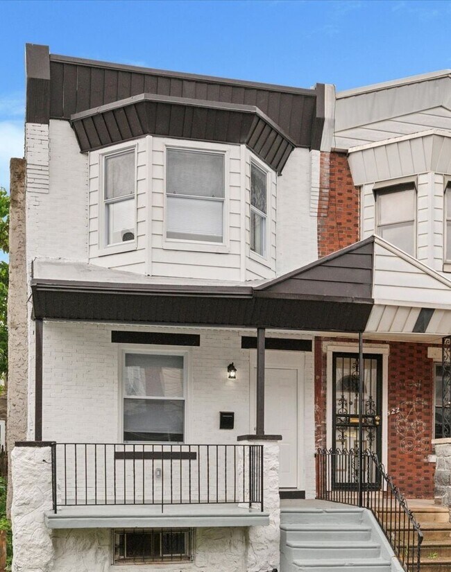 Foto del edificio - Gorgeous 4-Bedroom Townhome in West Philad...