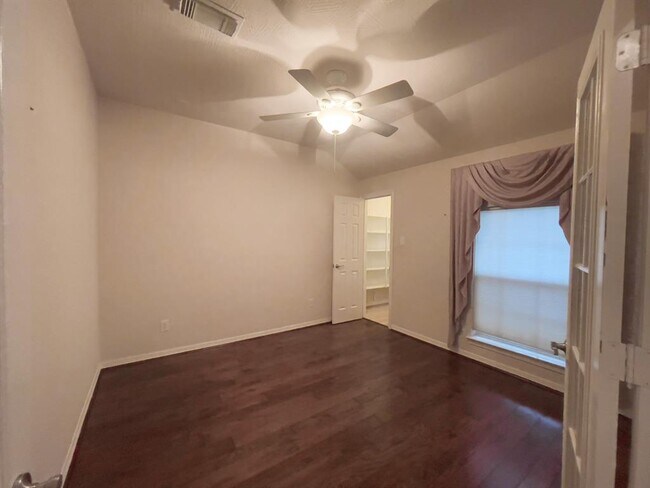 Building Photo - 9007 Carriage Point Dr