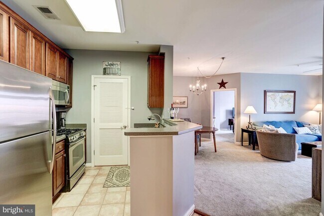 Foto del edificio - 21228 McFadden Sq