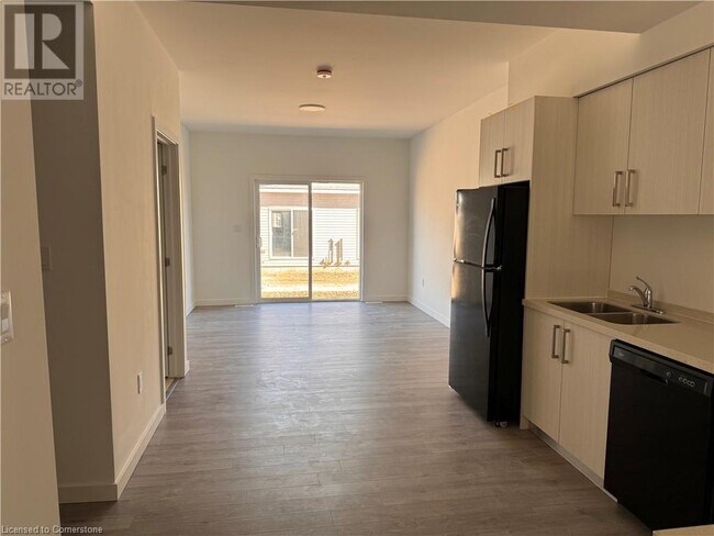 Building Photo - 90 HighRiver Trl