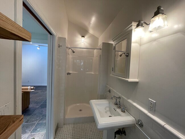 Shower - 141 Wilton Dr