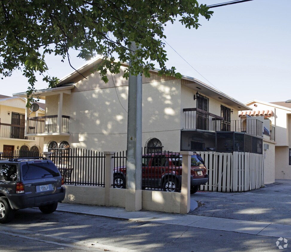 Primary Photo - 902-920 SW 7th Ave