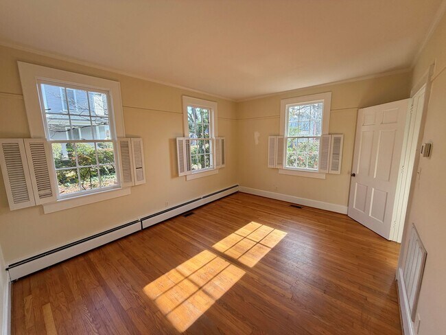 Foto del edificio - Mitchell College Historic District - 3BR / 4BA