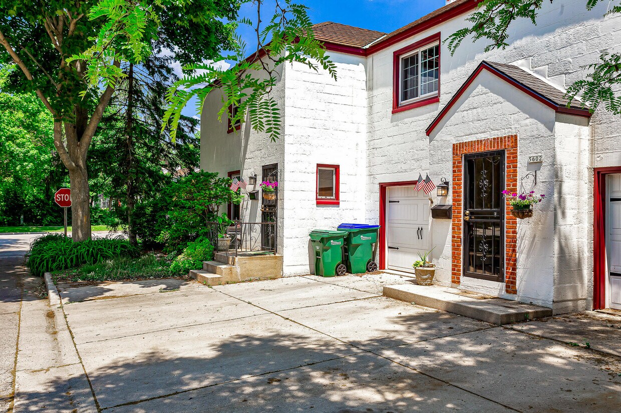 5602 Berry Ct, Greendale, WI 53129 Townhome Rentals in Greendale WI