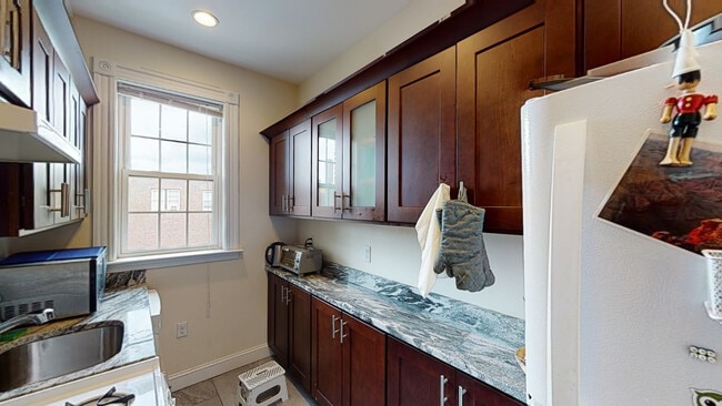 Foto del edificio - 133 Glenville Ave