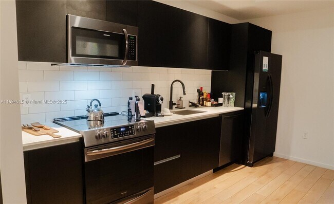 Foto del edificio - 398 NE 5th St