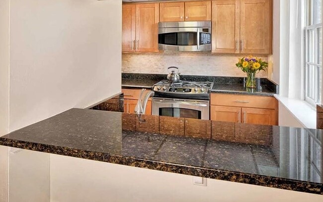 Building Photo - 227 Christopher Columbus Dr