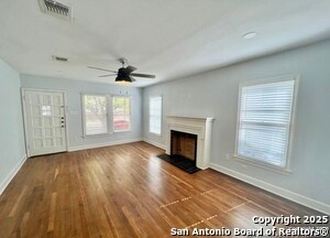 Foto del edificio - 819 San Antonio Ave