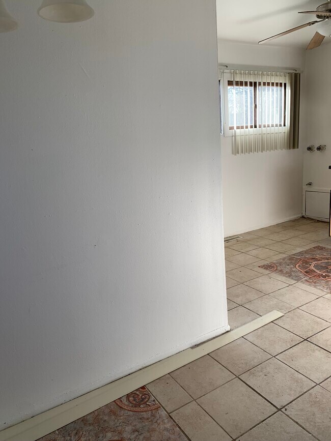 Foto del edificio - 2633 E 21st Pl