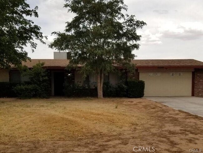 Foto del edificio - 21280 Pine Ridge Ave