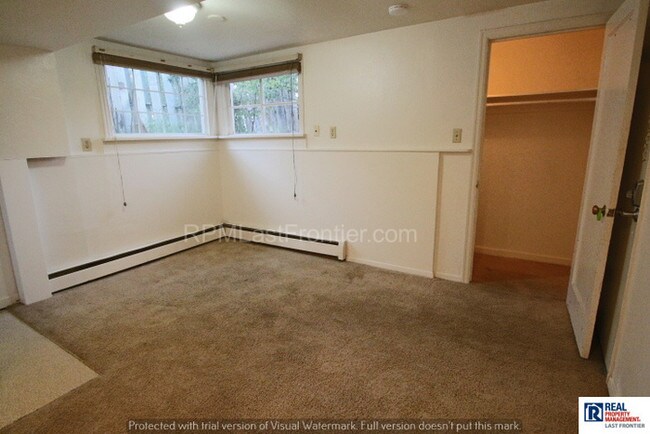 Building Photo - 1335 Hyder St