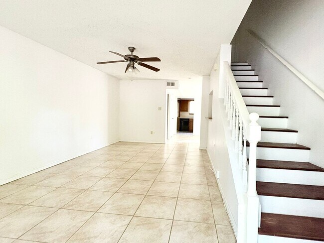 Foto del edificio - 1147/1149 Willow Creek Dr