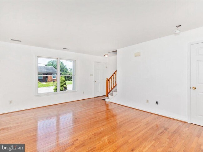 Foto del edificio - 1552 Crest View Ave