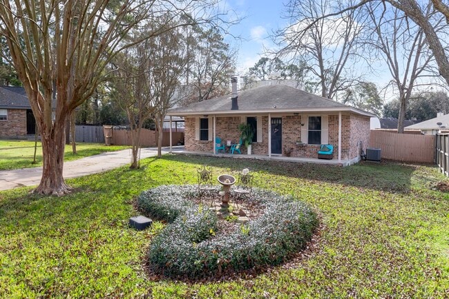 Building Photo - 222 Cool Cove