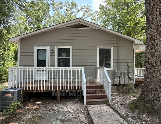 Building Photo - 219 Byrum St