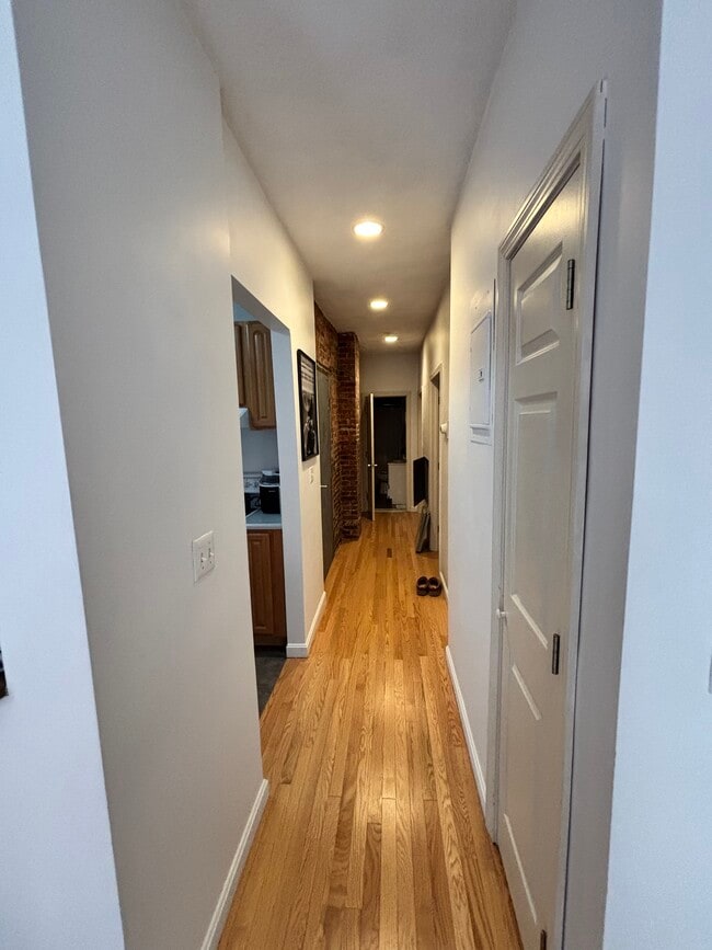 Entrance Way - 378 North St