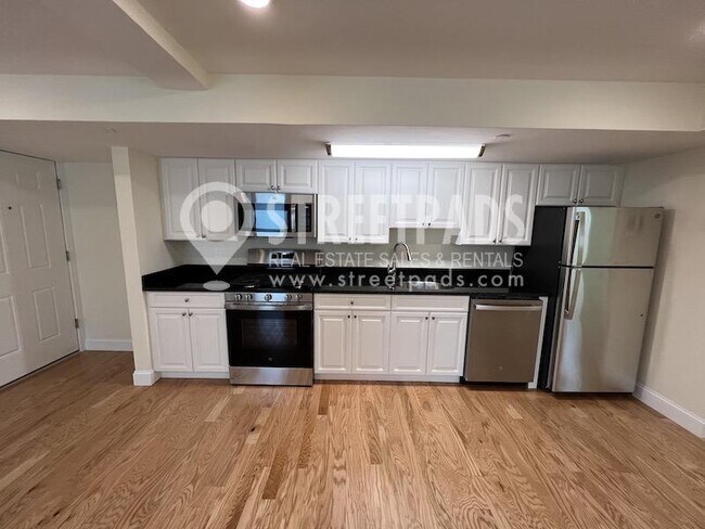 Building Photo - 2 bedroom in Cambridge MA 02138