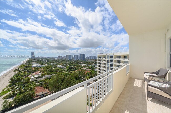 Foto del edificio - 3180 S Ocean Dr