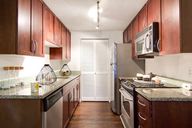 Building Photo - Great Apt for Rent