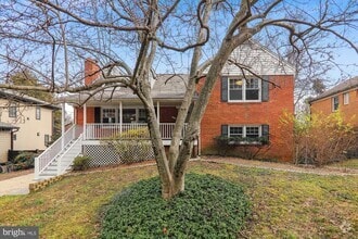 Building Photo - 9213 Cypress Ave
