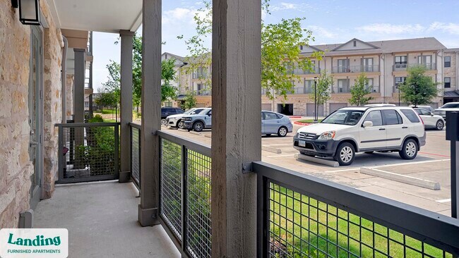 Foto del edificio - 5511 Caprock Smt Dr