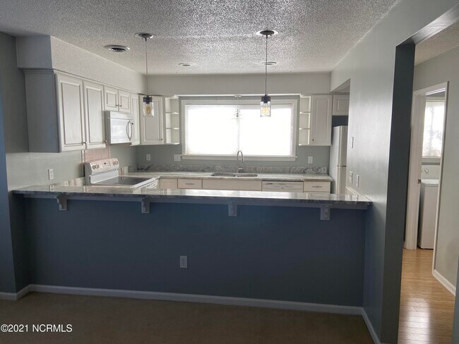 Building Photo - 612 Linksider Dr