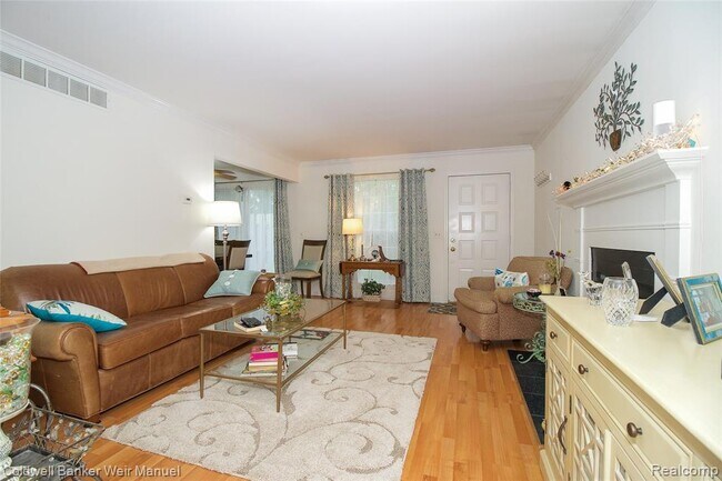 Foto del edificio - 2158 Hidden Meadows Dr
