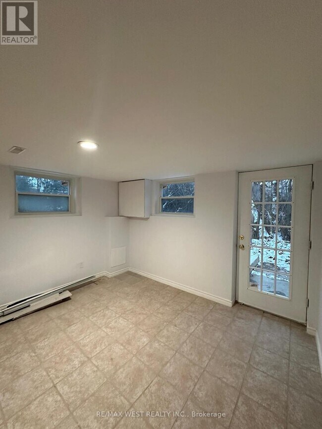 Photo du bâtiment - 6398 Kingston Rd