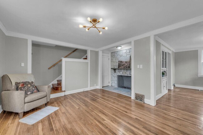 Building Photo - 2110 S Sterling Ave