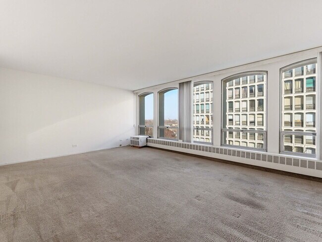 Foto del edificio - 1400 E 55th Pl