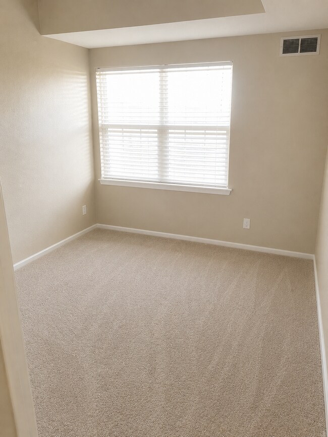 Foto del edificio - Beautiful 2 Bedroom/2 Bathroom Condo at Blue Sky at Vista Ridge - AVAILABLE AUGUST 7