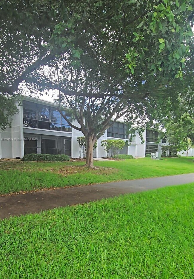 Building Photo - 9723 Hammocks Blvd