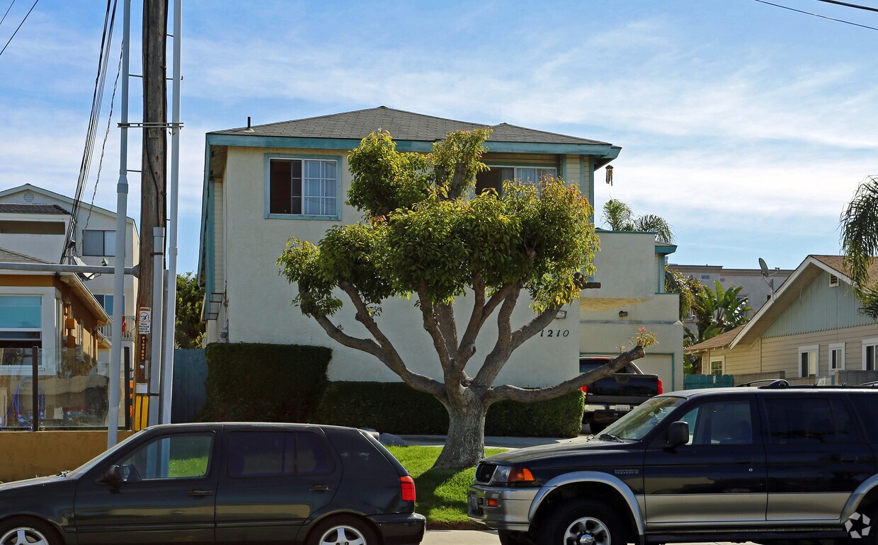 Building Photo - 1210 S Ditmar St