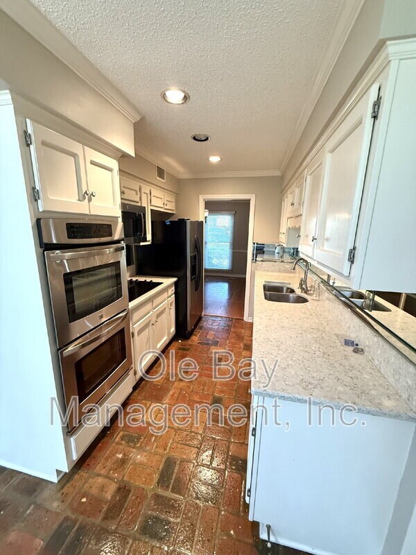 Foto del edificio - 6605 Chimney Top Dr S