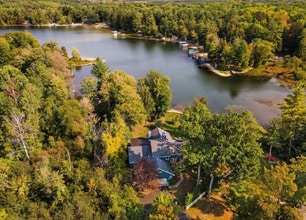 Building Photo - 7878 Outer Dr S