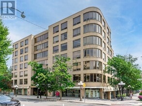 Building Photo - 1177-1177 Yonge St