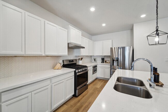 Foto del edificio - 788 Yellow Birch Ln