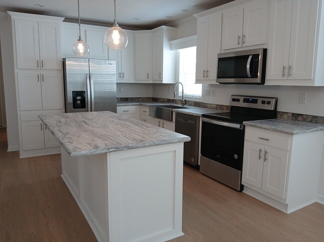 Building Photo - 620 Pine Brook Cir