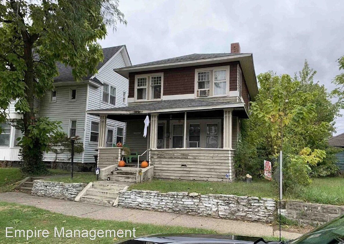 Primary Photo - 2 br, 1 bath House - 211 East South Street