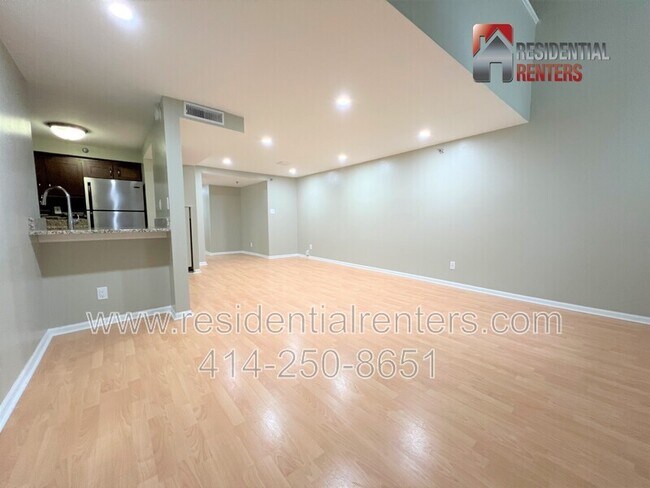 Foto del edificio - 270 E Highland Ave