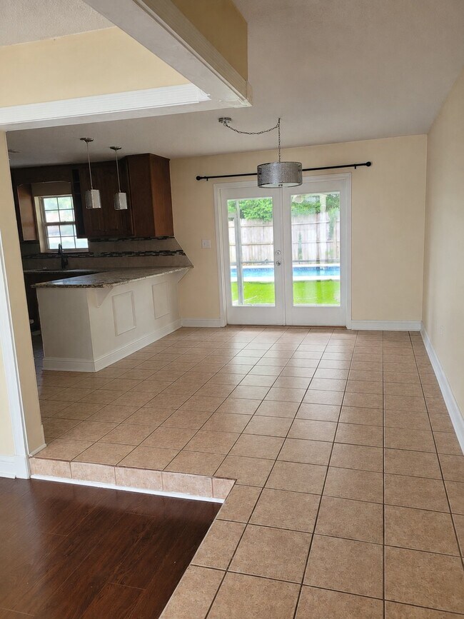 Foto del edificio - 632 Mayflower Ave