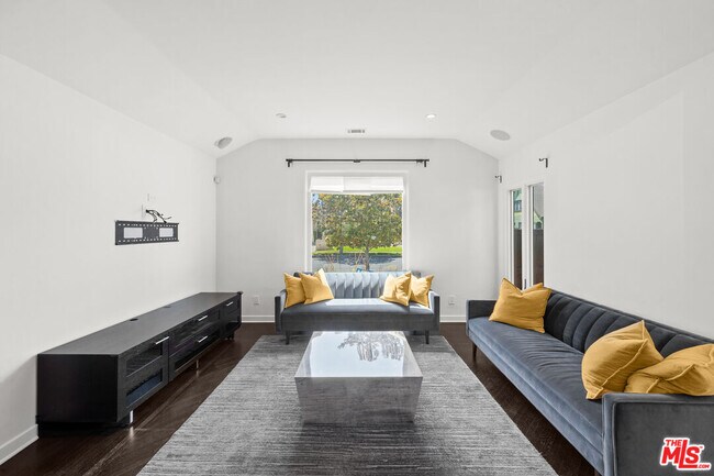 Foto del edificio - 1542 S Canfield Ave