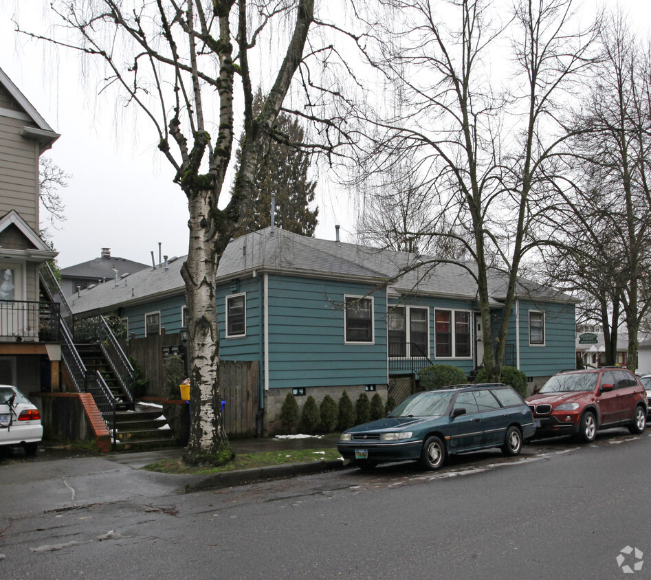 Building Photo - Overton Court Apartments