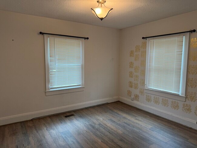Foto del edificio - 38 Buttercup Ln